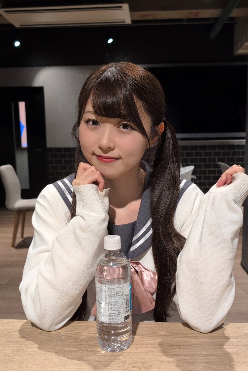 mah__ji's tweet photo. 3月のほぼJKのゆきのちゃん(2)
@yukinonano8
カラカラ制服個別撮影会
#宮下ゆきの #ゆきのなの https://t.co/JoIye29Ze8