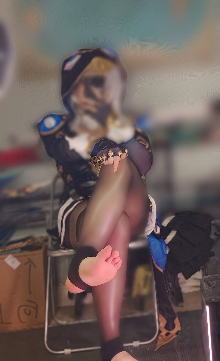 foglantau's tweet photo. 吃点踩脚袜
#Cosplay #cipher #HonkaiStarRail https://t.co/r7YL8sdsZa