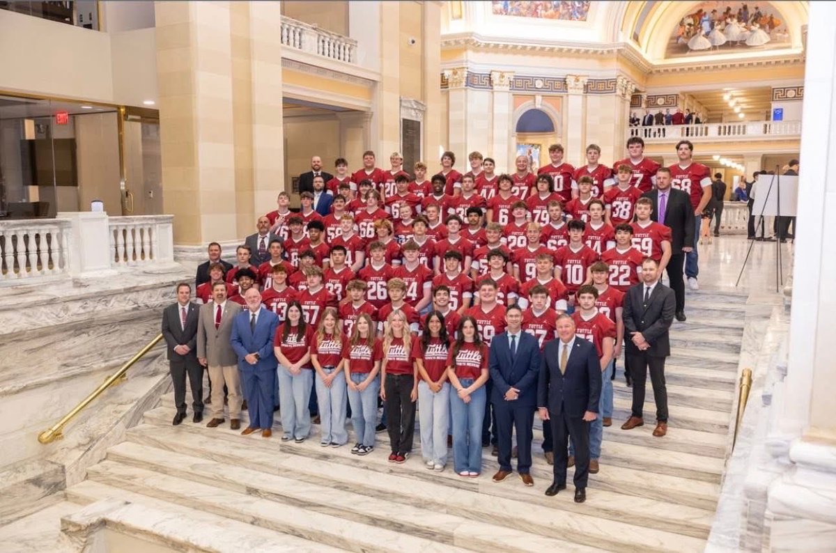 Casey_Clark75's tweet photo. Pretty special. So proud of these young men and their coaches. https://t.co/mbFfwo9nw8