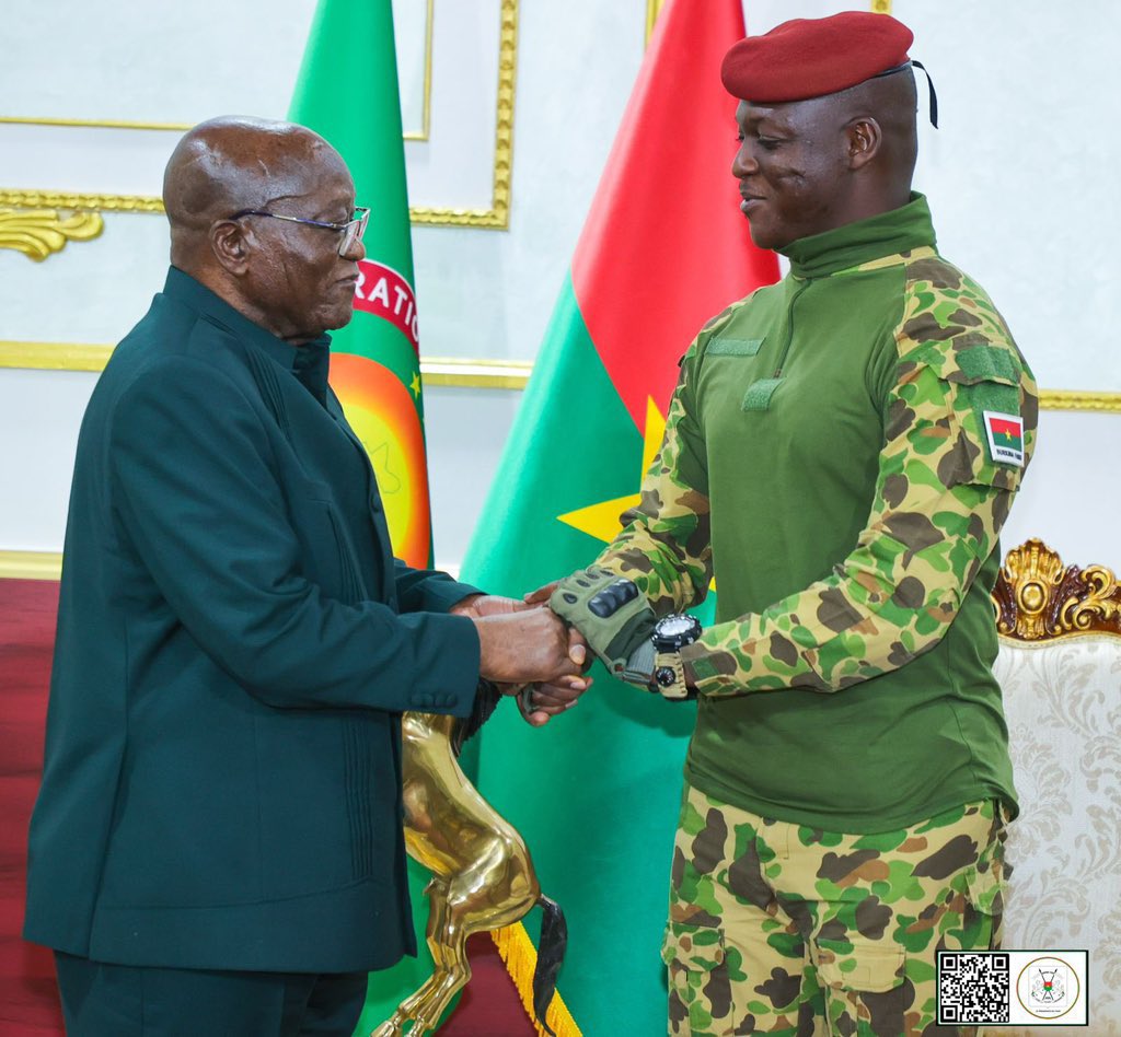 Thapedi Ngwepe 🇿🇦 tweet media