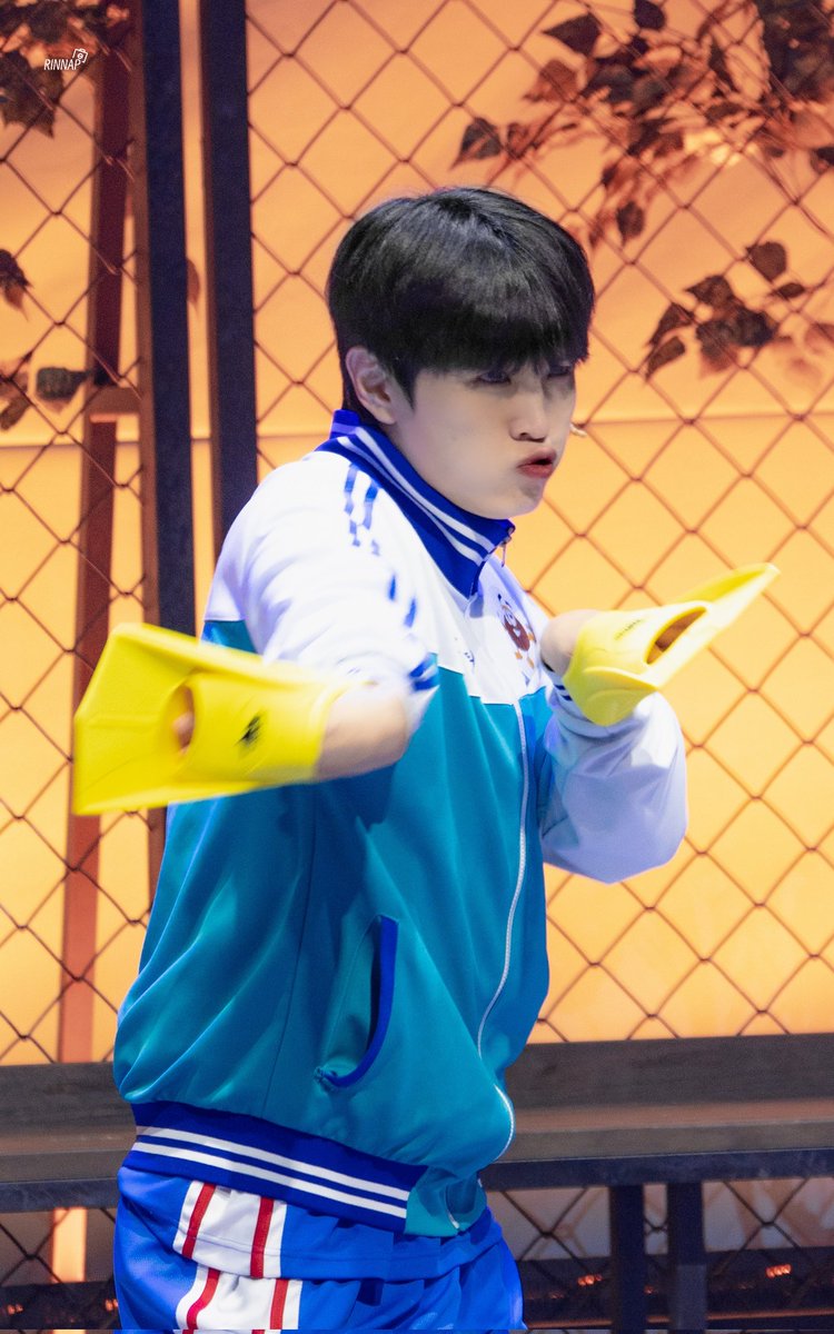 260404 1500 공연

뮤지컬 전설의 리틀 농구단 스페셜 커튼콜

M. 바다로 가자

다인 | #장두환