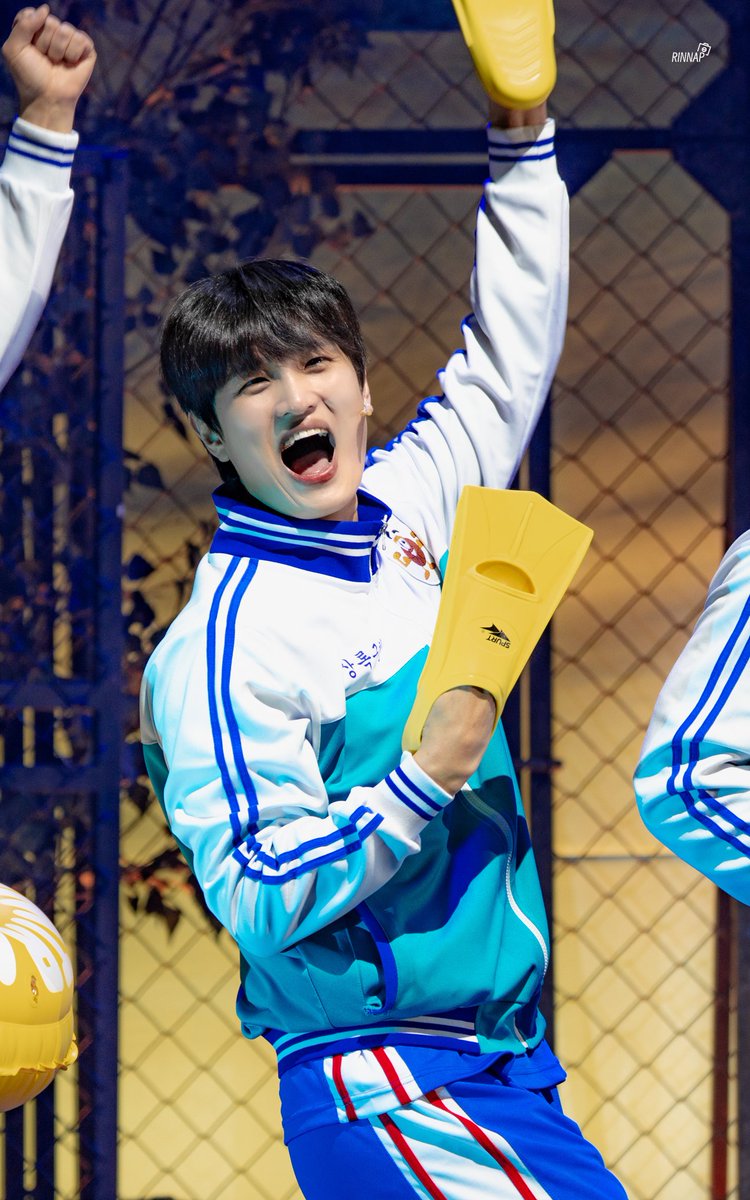 260404 1500 공연

뮤지컬 전설의 리틀 농구단 스페셜 커튼콜

M. 바다로 가자

다인 | #장두환