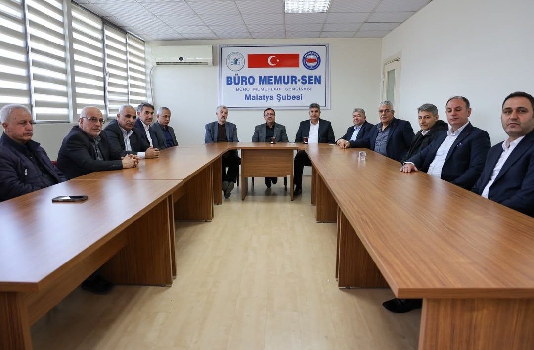 📍AK Parti İl Başkanı Sayın Av. Ali Bakan ve Kıymetli Yönetim Kurulu Üyelerinden Sendikamıza Ziyaret;

Ziyarette; çalışma hayatına ilişkin güncel konular, kamu çalışanlarımızın talepleri ve çözüm önerileri üzerine verimli bir istişare gerçekleştirildi.