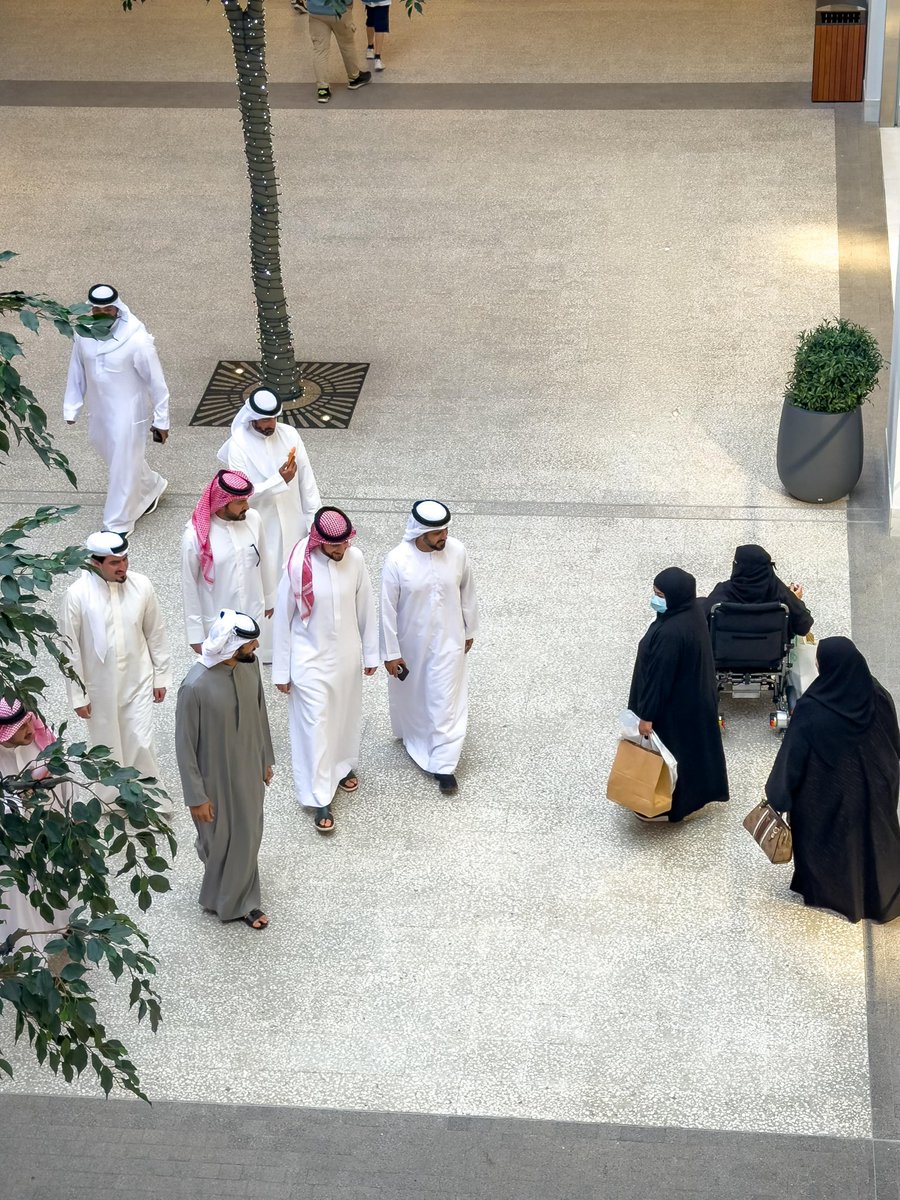 لـولـوه tweet media