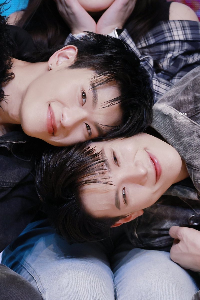 MissNight​ 🌌 tweet media