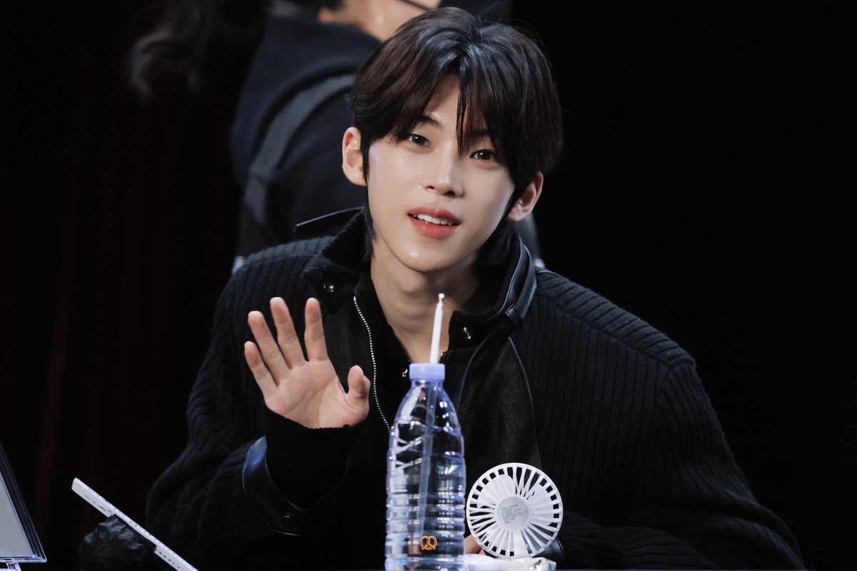 i33dot's tweet photo. 260321 
#김도훈 #kimdohun #idntt #아이덴티티 https://t.co/B8Ujv5GH2S