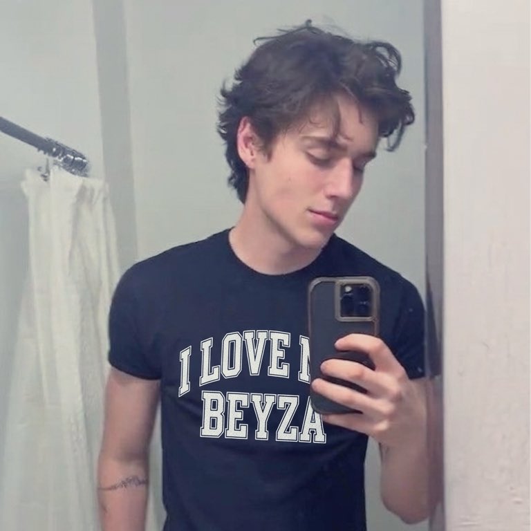 laren | ast era 🎨 tweet media