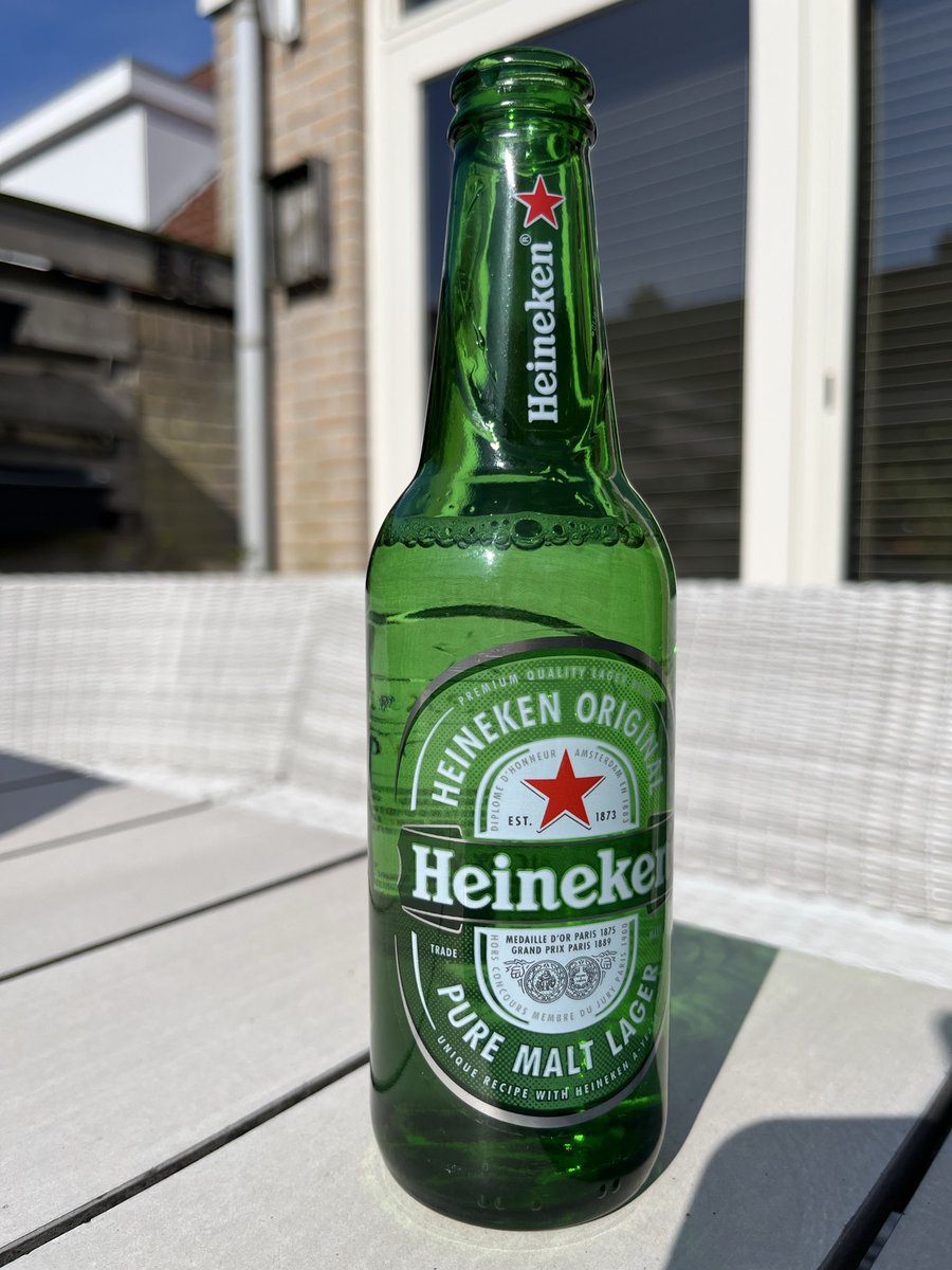 Heerlijk ( weer ), helder ( bier ) Heineken………. 🤩. Mis alleen een mooie cap onder deze stralende zon <a href="/Heineken/">Heineken</a> ! Wellicht hebben jullie er 1 voor mij🙏🙏 prive berichtje is welkom😜