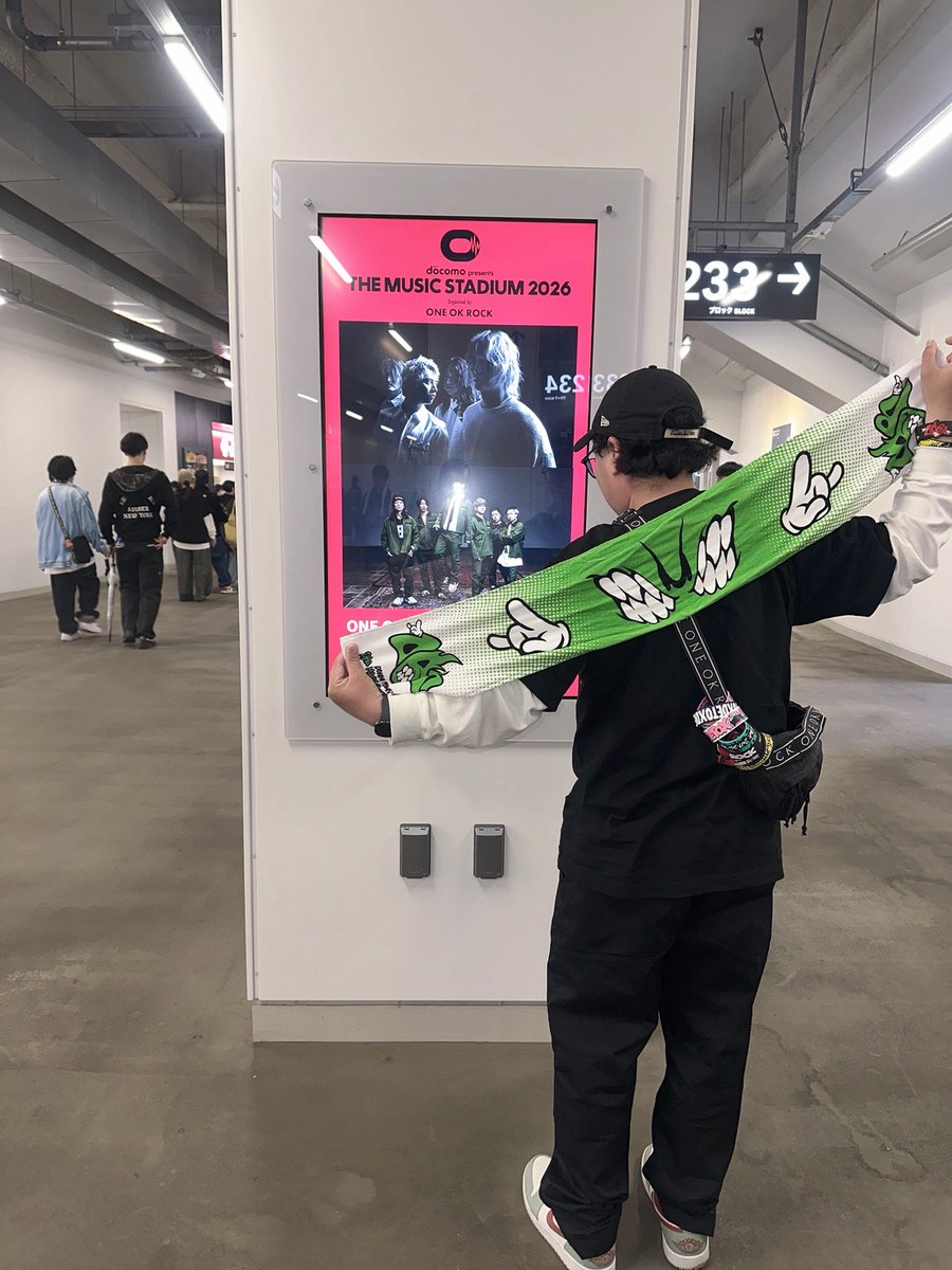 acoo96's tweet photo. 今日のLIVEは一生忘れない自信ある
ONE OK ROCK
UVERworldありがとう！！

#ONEOKROCK
#UVERworld https://t.co/nIWJPt3eJ7