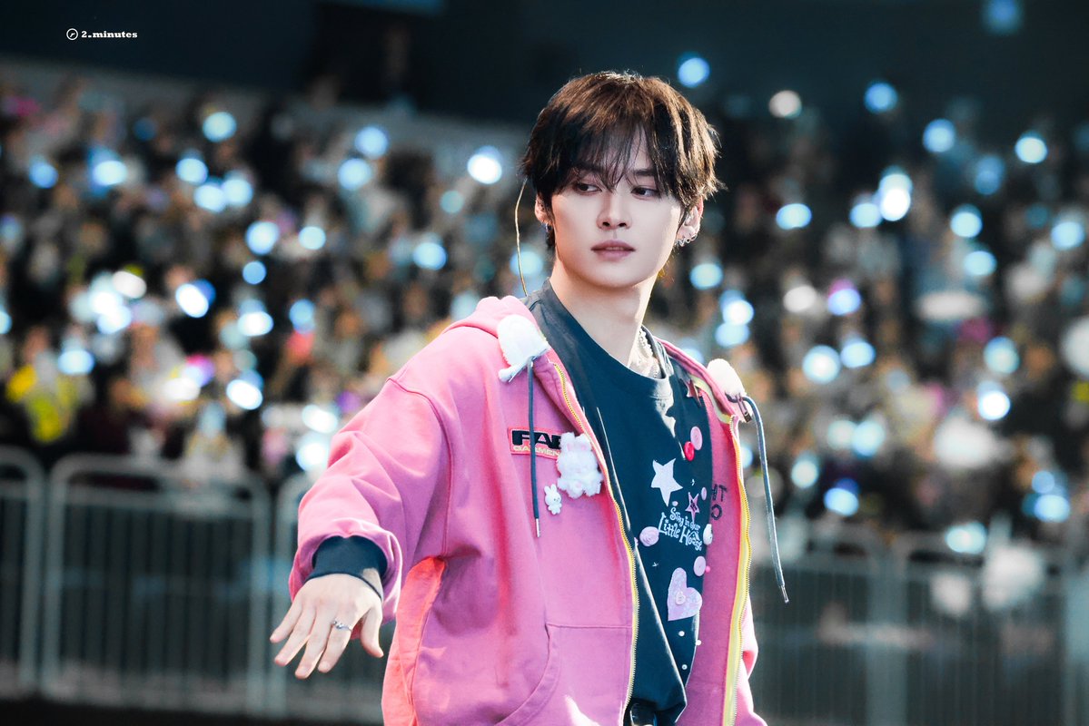 2minutes_rule's tweet image. 260404

#리노 #Leeknow
#스트레이키즈 #StrayKids