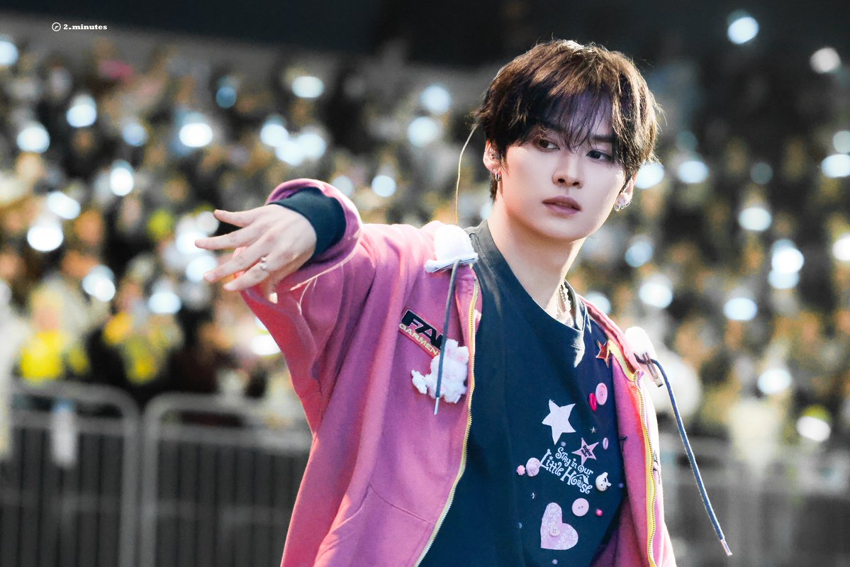 2minutes_rule's tweet image. 260404

#리노 #Leeknow
#스트레이키즈 #StrayKids