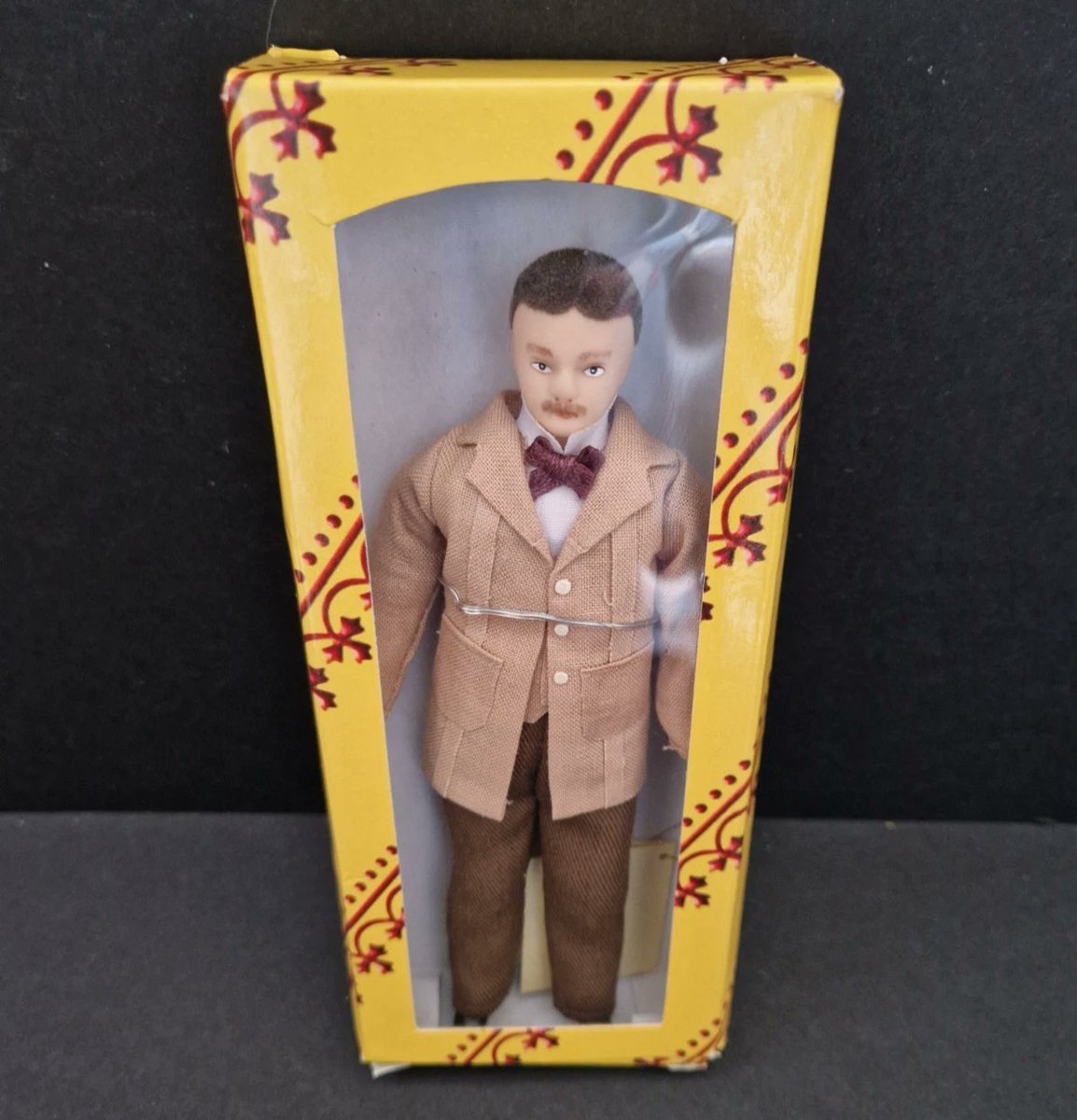 vintage_search's tweet image. For sale: 
Vintage 12th Scale Dollshouse Dolls by Del Prado

ebay.co.uk/usr/miss_thurs…

#VintageDolls #miniatures #Hobbies