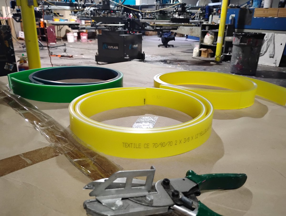 JamesLeonDavid1's tweet image. Saturday at the shop. Don't feel bad for me I got a new pressure washer and new squeegee blades this is basically print shop Christmas morning. #screenprinting