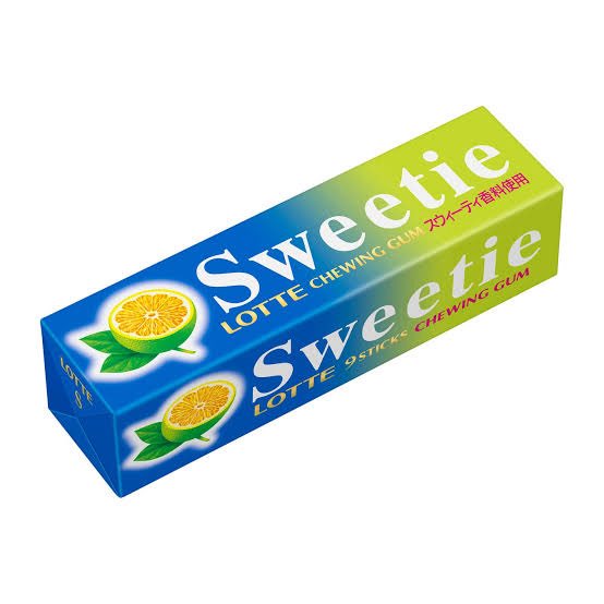 AStsuyoi's tweet photo. 板ガムのスウィーティとか今日の今日まで記憶から消されていたのだ🍋 https://t.co/Lv2C2fI6k6