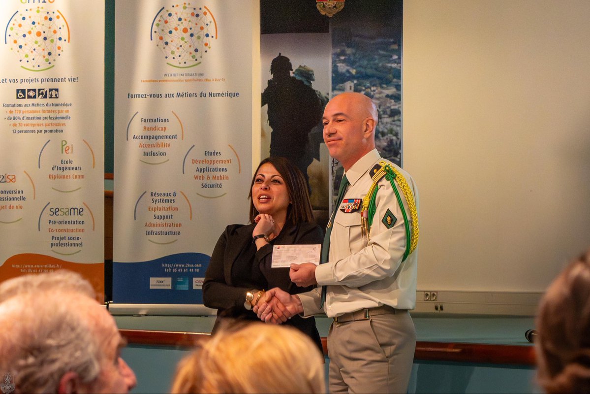 Cdc_13eDBLE's tweet image. [#SudAveyronBusiness]

🟢🔴 A l’occasion de la conférence de Sylvain Tesson et de Catherine van Offelen, le Sud Aveyron Business a remis un don au profit de l’« association entraide et solidarité » de la #13DBLE.

Un grand merci à ses membres pour cet élan de générosité qui