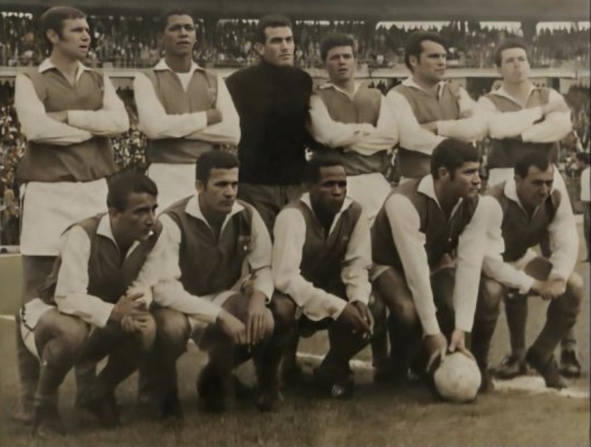 IND SANTA FE 1960. Arriba izq/de: Miguel A Basílico, Delan Galeano, Manuel Ovejero, Leo Aguirre, Ezequiel Llanos,Nepomuceno Cuervo. Abajo izq/de: Eduardo Retat, Pipico, Marino Klinger, Pedro Prospitti, Dario Vasquez.