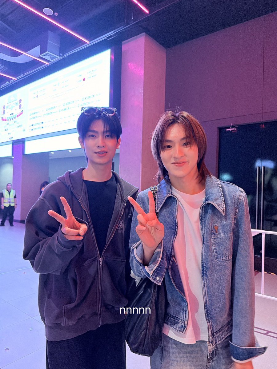 𝐶𝑟𝑒𝑠𝑐𝑒𝑛𝑡 𝑚𝑜𝑜𝑛🌒 tweet media