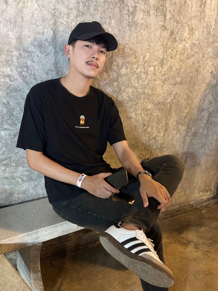 จิรายุ tweet media