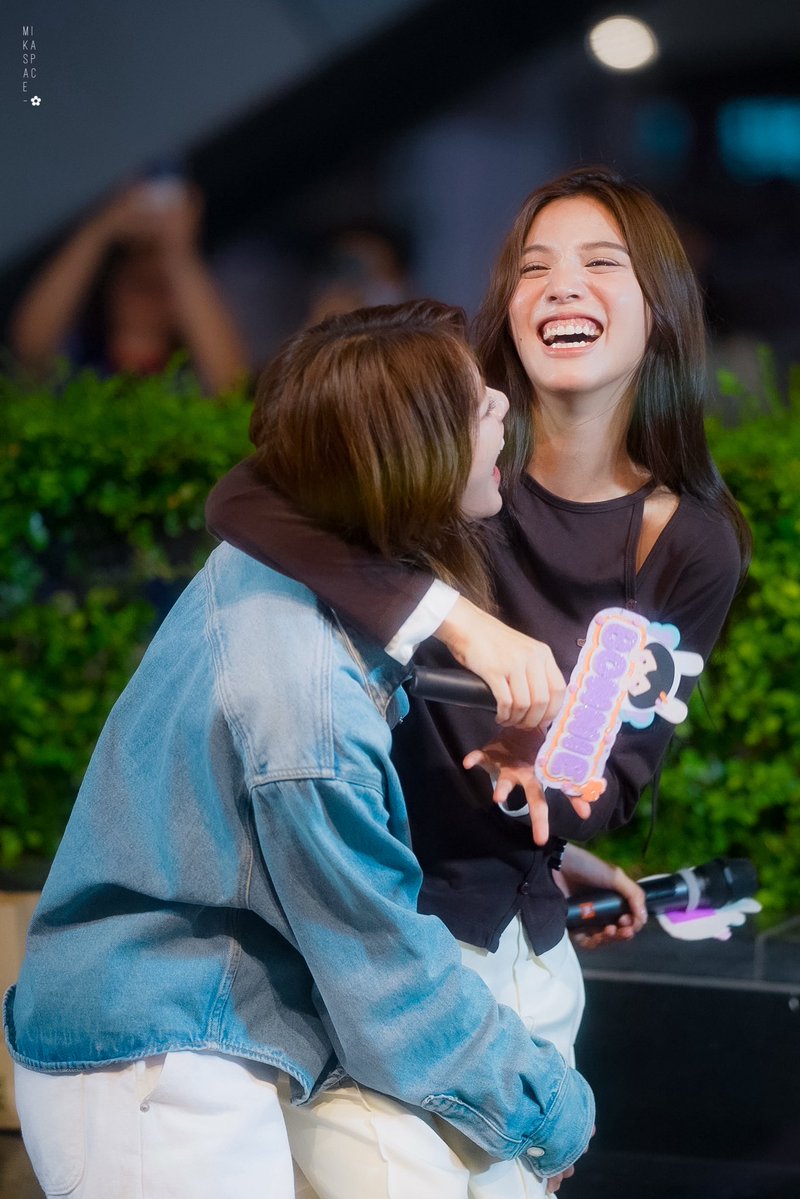 𝑀𝑖𝑘𝑎 tweet media