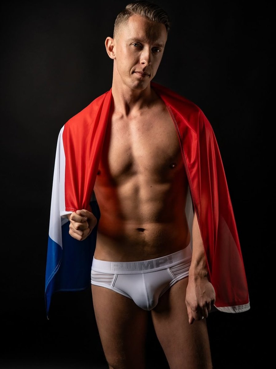 OSWALSANTANA's tweet photo. Tim kusters
#MrGayWorld #Intercontinental https://t.co/8YfDTe55VG