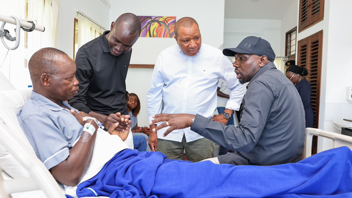 kipmurkomen's tweet image. Earlier today, while on a working tour of Mombasa, I visited my friend, the Kenya Ports Authority MD, Captain William K. Ruto, who was involved in a road accident last night.  

The accident sadly claimed the life of his daughter and injured him and his three other children.

I