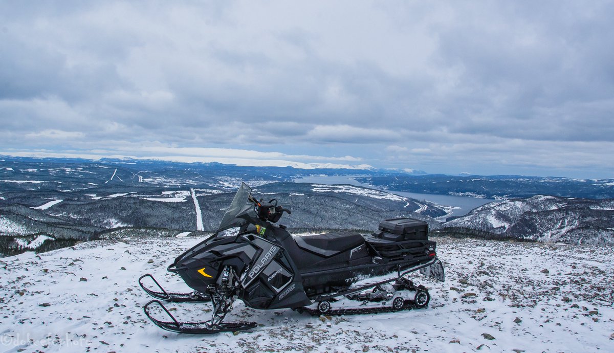 DonnieOK's tweet photo. Amazing #westcoastbestcoast for #snowmobiling with loads left yet. Another few weeks for sure. Gonna be a long spring and a short summer #nlwx #Polaris #BayOfIslands #BlowMeDown great Easter weekend. https://t.co/EsbF58pIA6