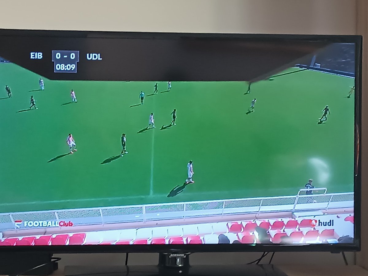 RafaPascual1's tweet photo. Un poco vergonzosa está retransmitir @FootballClub  devolvedme mi dinero https://t.co/XZD83GsEy6