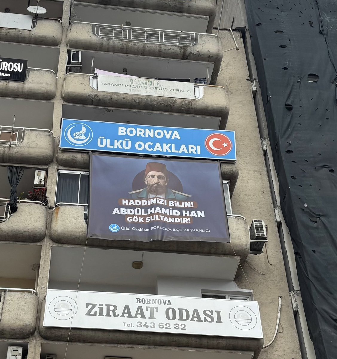 Ülkü Ocakları İzmir İl Başkanı Burak Kılıç:

“Haddinizi bilin! Abdülhamit Han Gök Sultandır!”