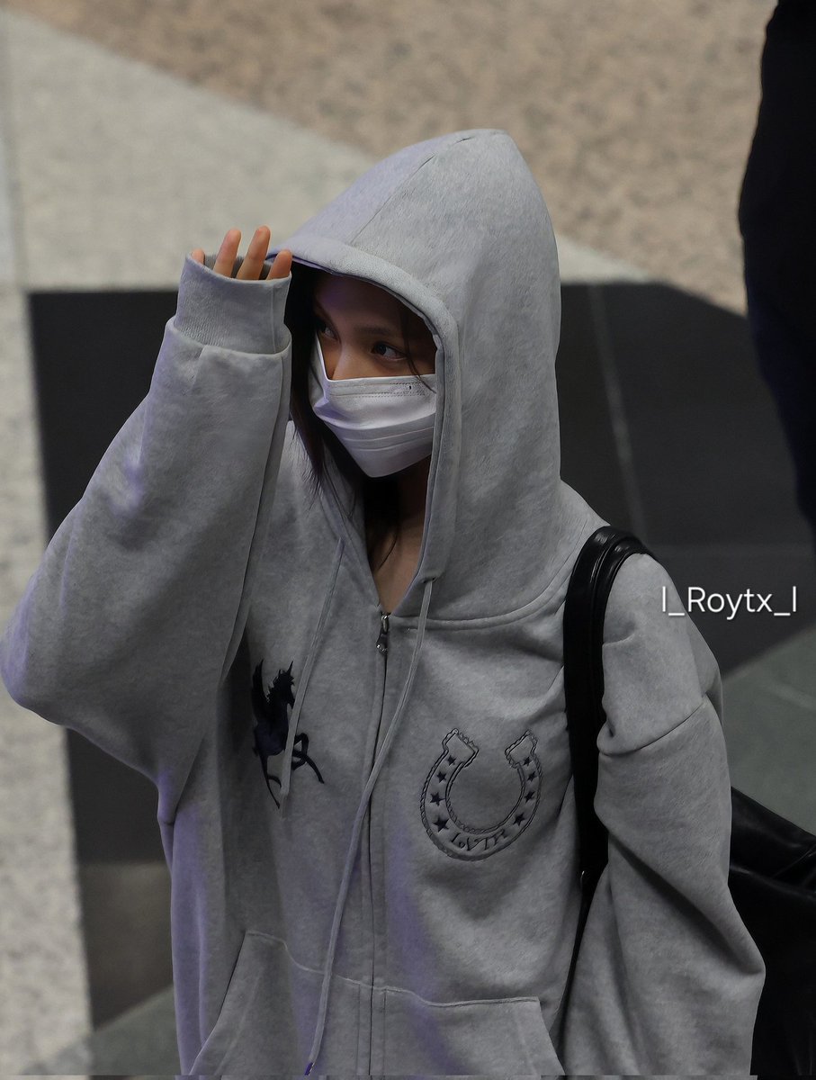 l_Roytx_l tweet media