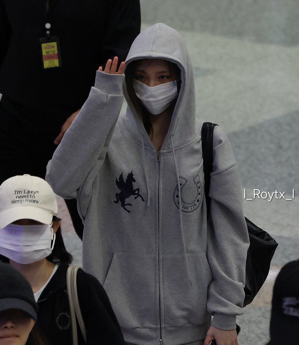 l_Roytx_l tweet media