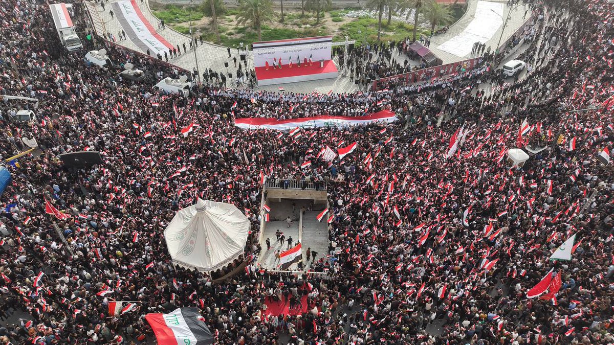 Iraqipalestine's tweet photo. شهدت ساحة التحرير في #بغداد توافدًا جماهيريًا واسعًا، حيث لبّى الآلاف دعوة السيد مقتدى الصدر للمشاركة في تظاهرات رافضة للعدوان الأمريكي الصهيوني، وسط أجواء من الحشد والتعبير الشعبي. https://t.co/khkFJjsdoR