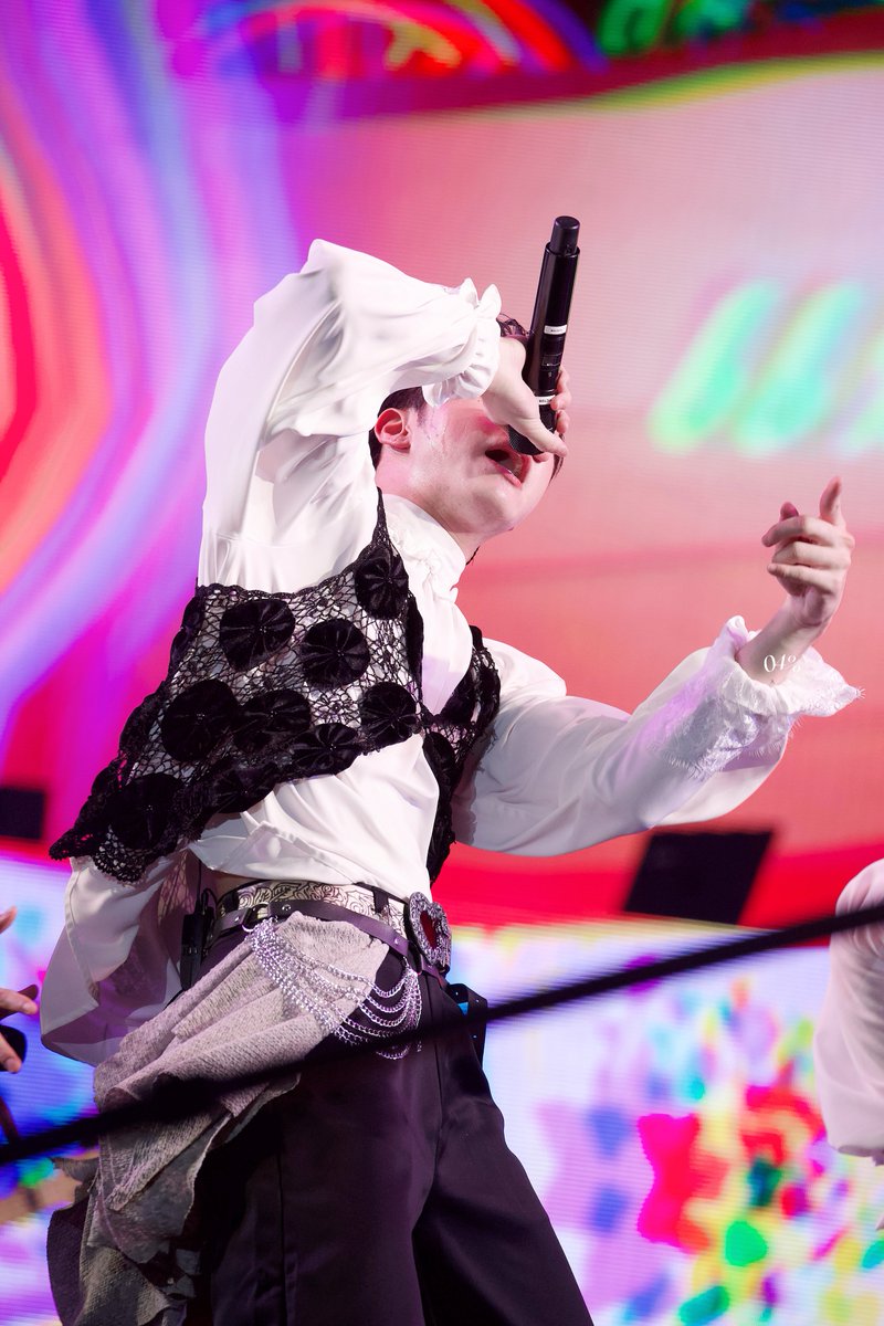 click scene tweet media