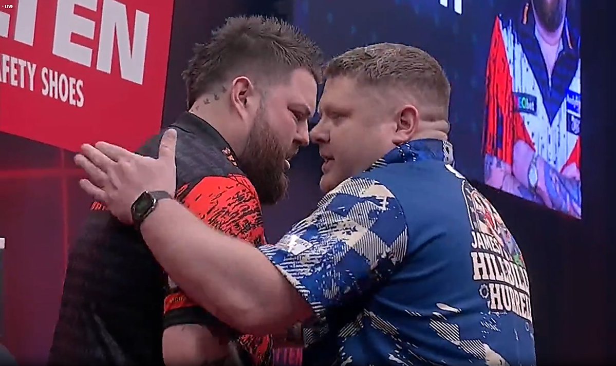 Live Darts tweet media