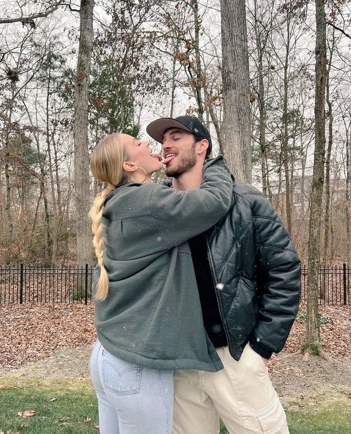 ᥫ𝒎𝒆𝒍᭡ tweet media