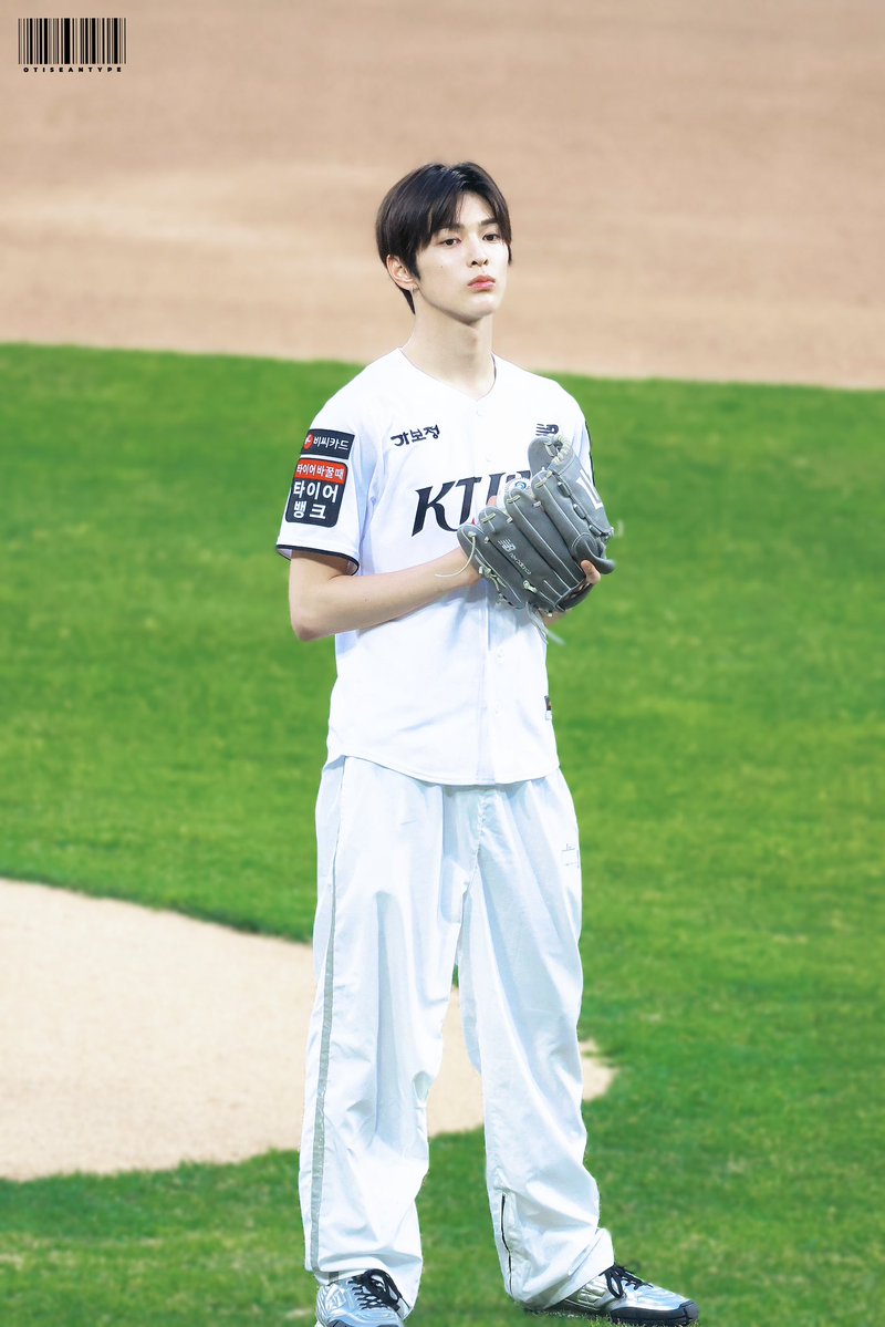 𝐎𝐓𝐈𝐒 tweet media