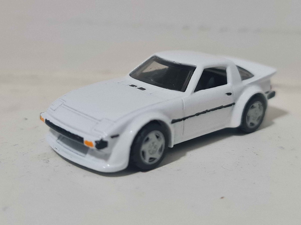 Aoiscustoms's tweet photo. 1/64 custom Hotwheels Mazda RX-7. Base with the stock rims made by Creative one/64

#customdiecast #mazda #mazdarx7 #hotwheels https://t.co/IuGOiNGcZT