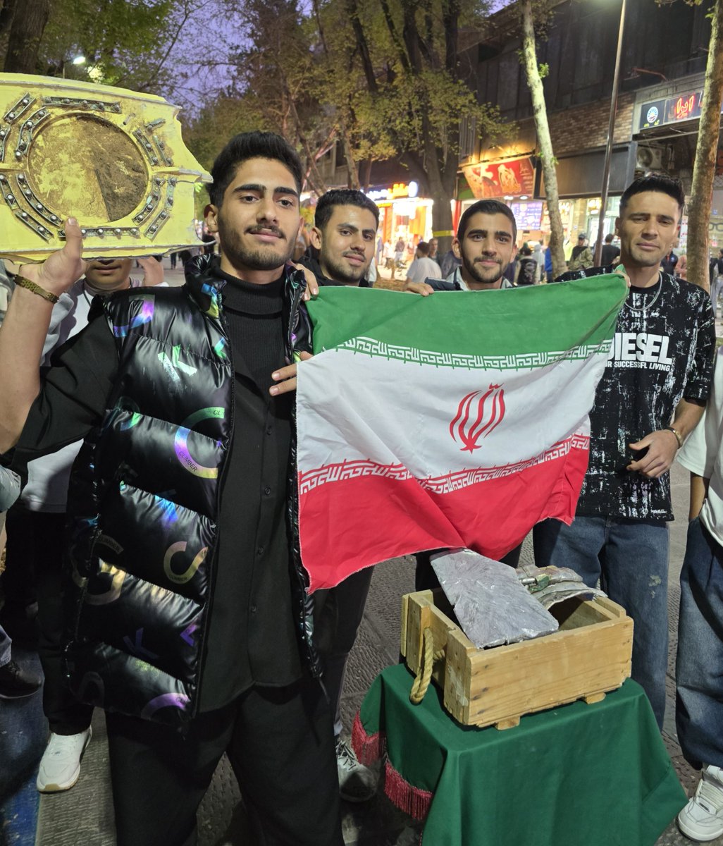 امید نریمانی/ فامیل دور 🟩 ☫ 🟥 tweet media