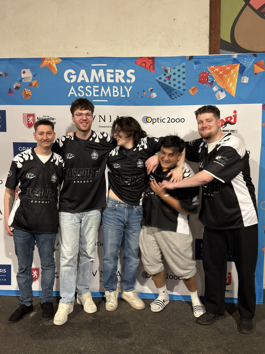 𝙃𝙀𝙇 𝘾𝙇𝘼𝙉 tweet media