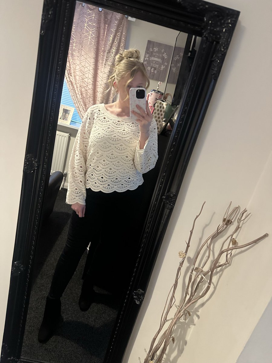 Chloe 💕 tweet media