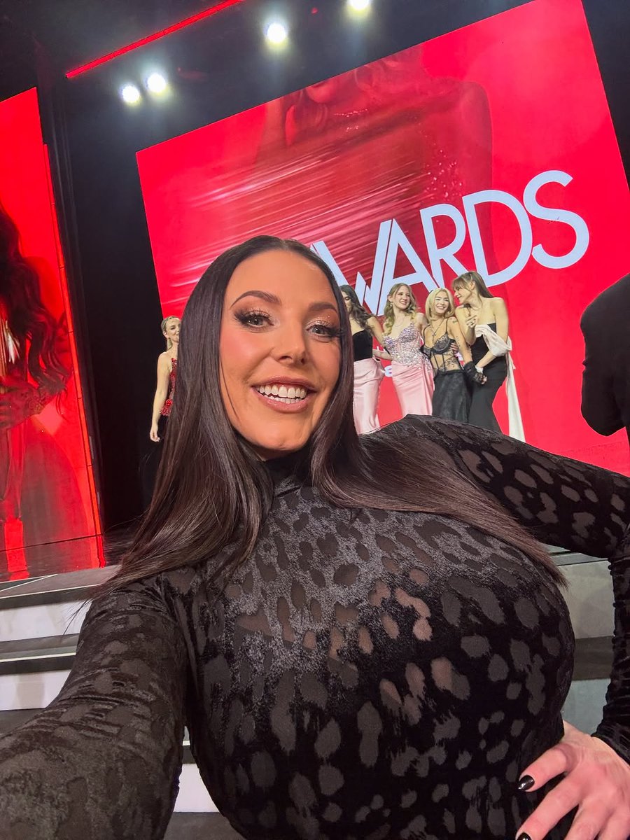 ANGELA WHITE tweet media