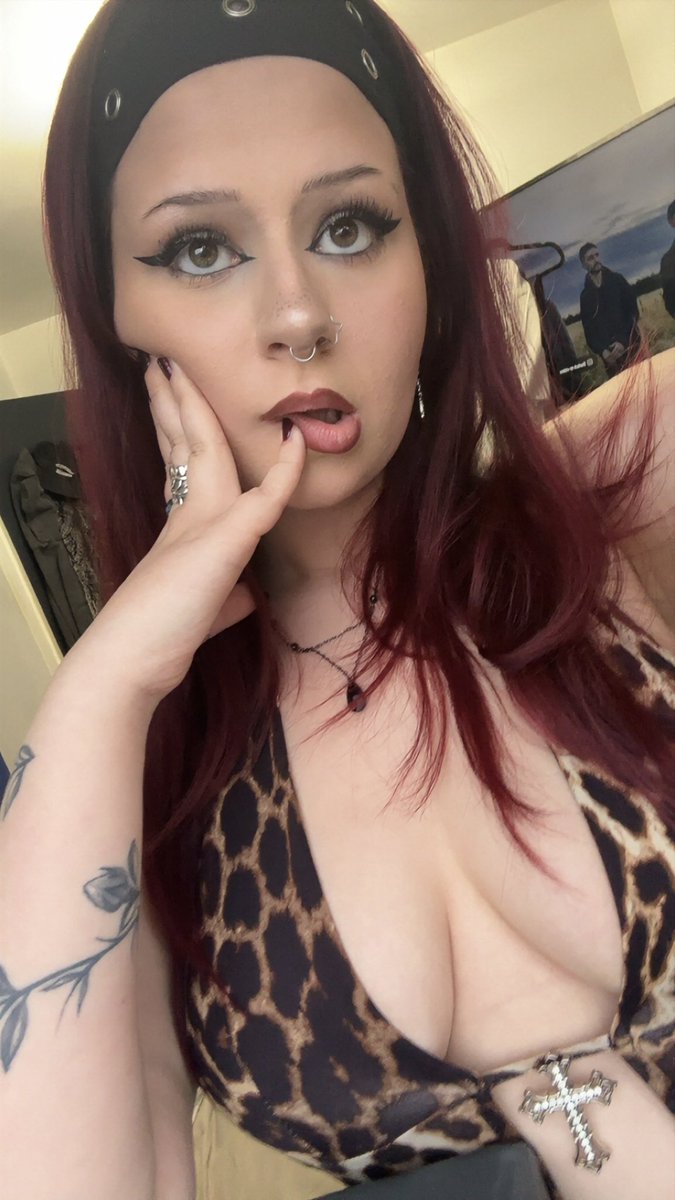 ☾𝖗𝖍𝖎☽ tweet media