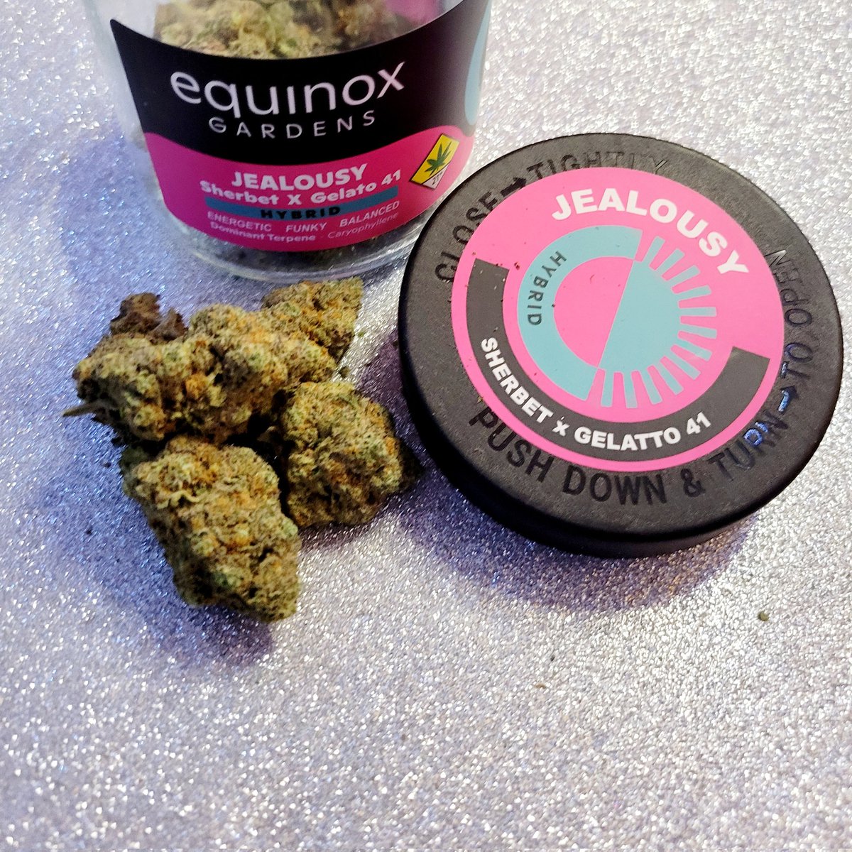 Novasugarr23's tweet image. On the menu 🌿
 Leaves you high in the clouds 💨
Hope everyone is have a lit Saturblaze, stay lifted, my friend!
#Weedlovers