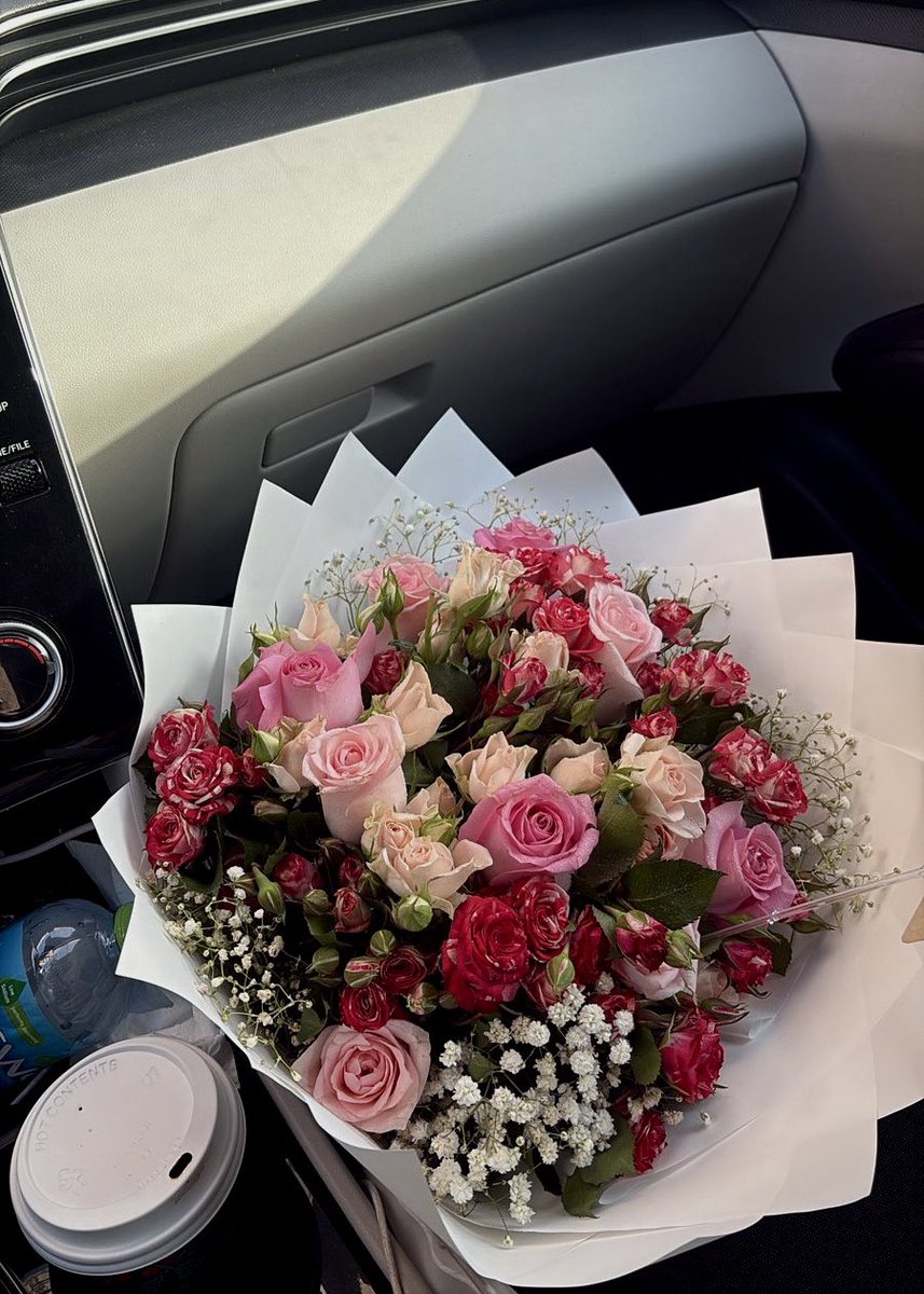 Mona🍒 tweet media