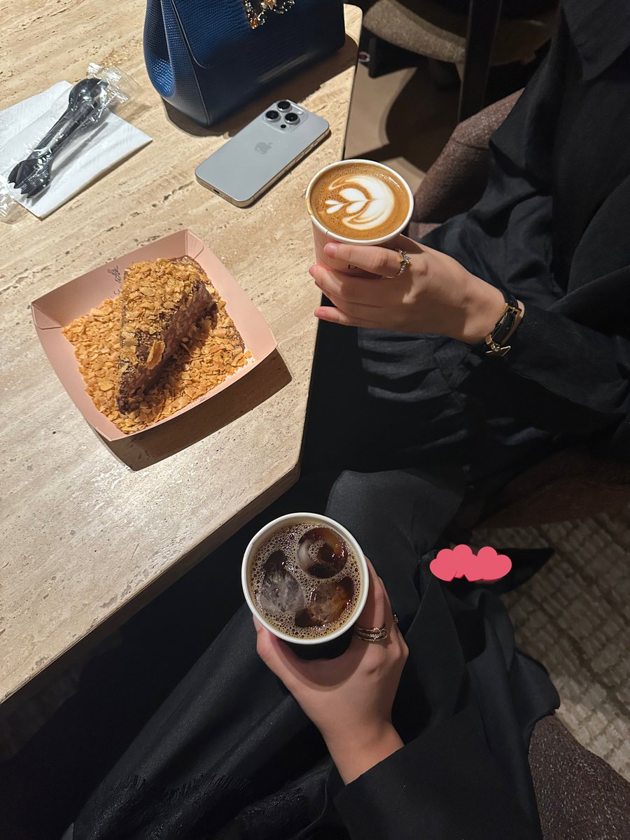 Mona🍒 tweet media