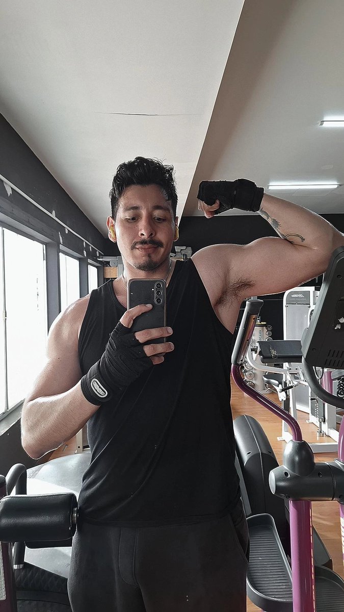 PσʂҽιԃσɳPαρι tweet media