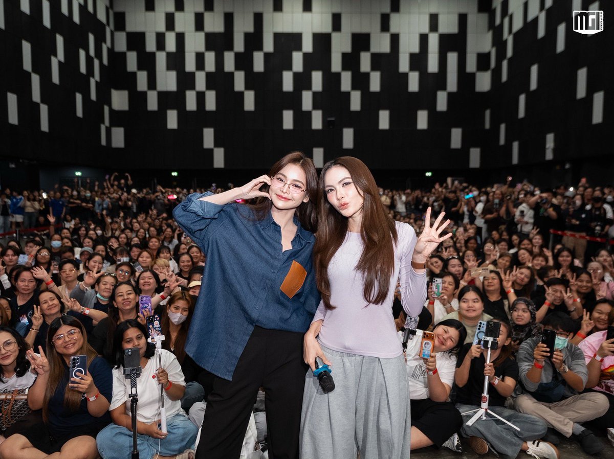 Engfa Waraha (ตัวจริง) tweet media