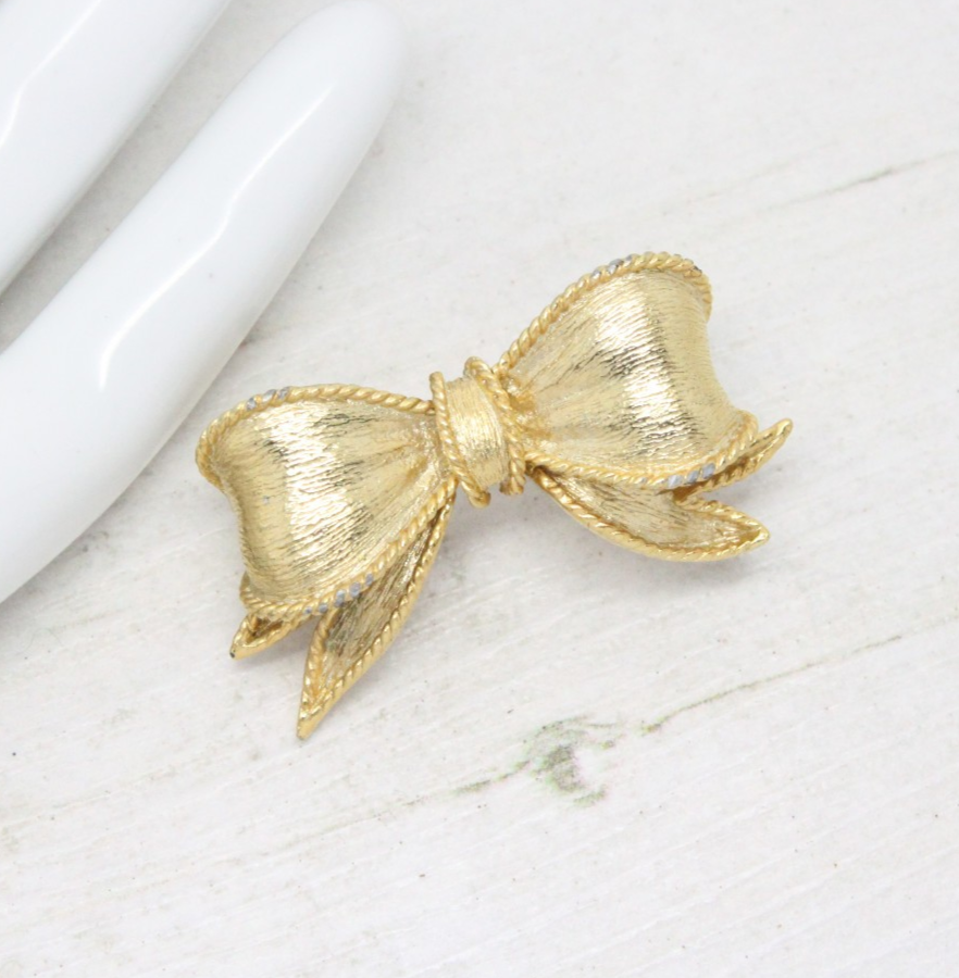 vintage_search's tweet image. Vintage Signed Sphinx jewellery for sale from.... 

ebay.co.uk/usr/miss-synth…

Brooches and earrings 💛

#GiftIdeas #Treasures #ShopSmall