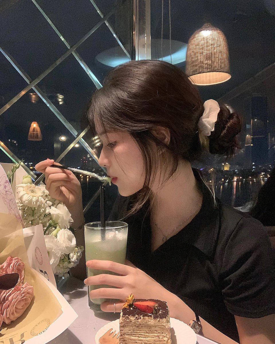 Nicole Howe tweet media