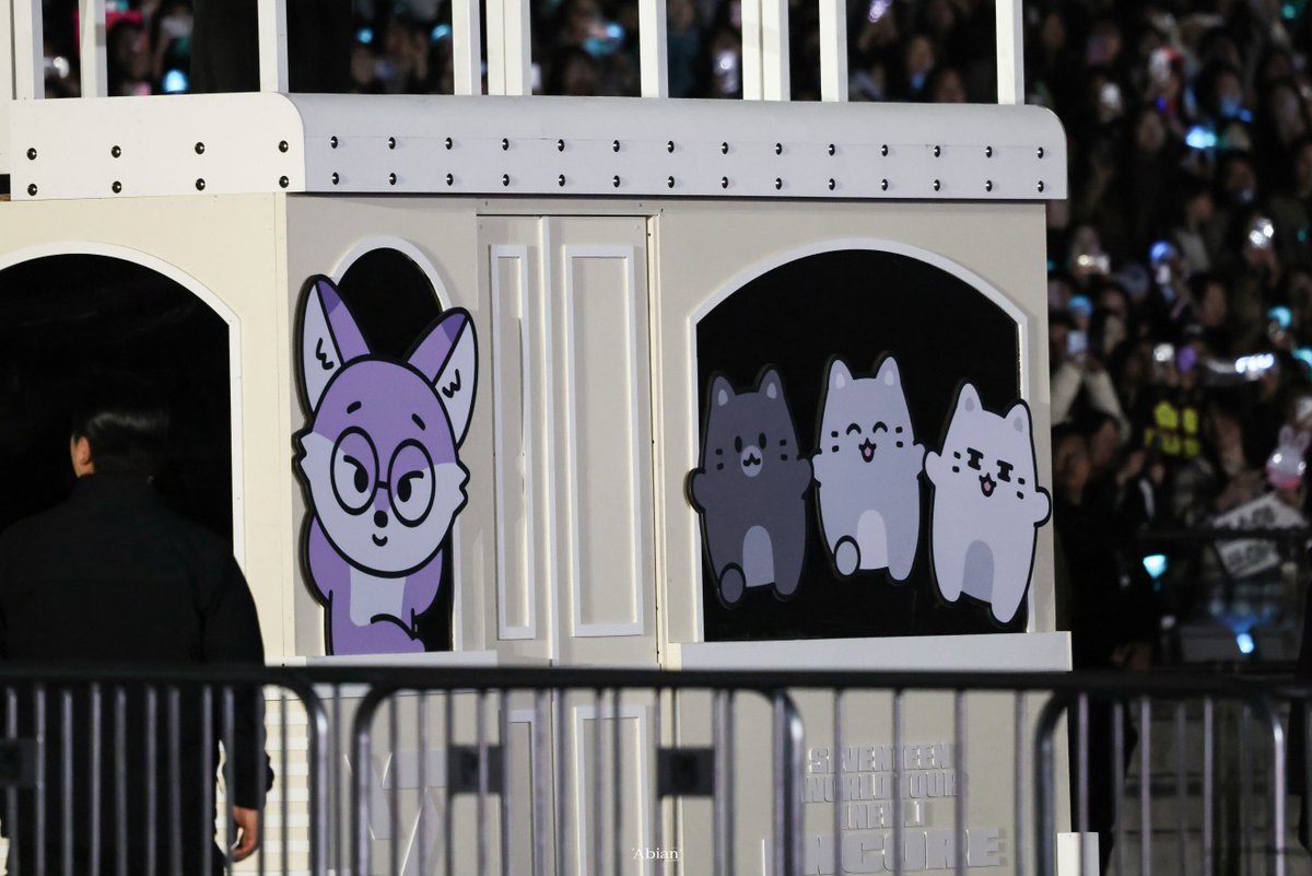 “I want to sit next to Junnie” (miniteen version) 🥹