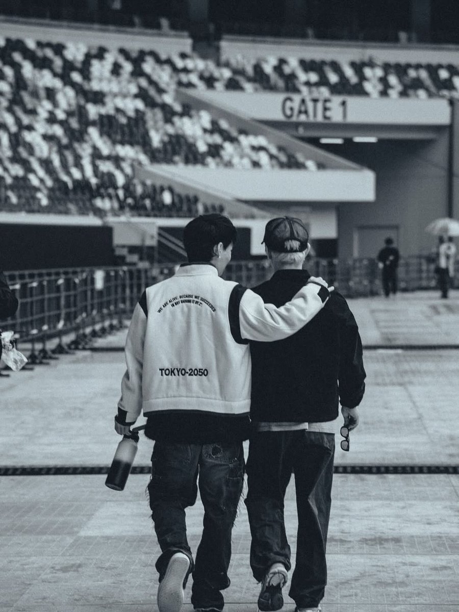 哲史∞ tweet media